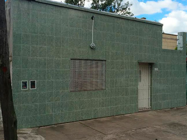 VENTA DE INMUEBLE F.2453. JUNIN 2373 E/MAIPU Y ROSARIO.- BARRIO 'MARILO'. MORENO.-