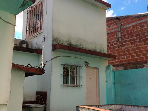 VENTA DE INMUEBLE F.2453. JUNIN 2373 E/MAIPU Y ROSARIO.- BARRIO 'MARILO'. MORENO.-