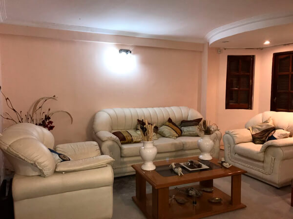 VENDE CASA     F. 2513