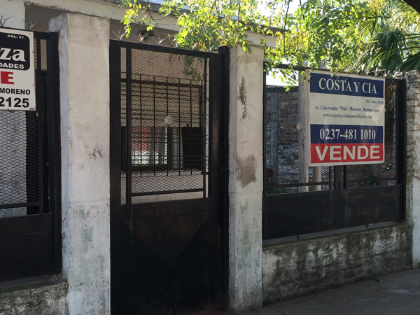 VENDE CASA     F. 2525