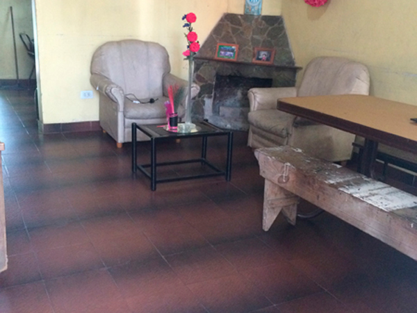 VENDE CASA     F. 2525