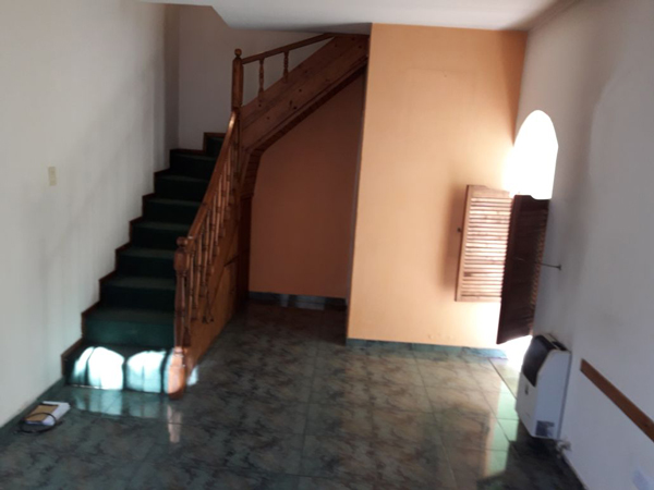 VENDE CASA     F. 2530