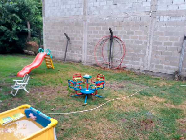VENDE CASA Y LOCALES - F.2579