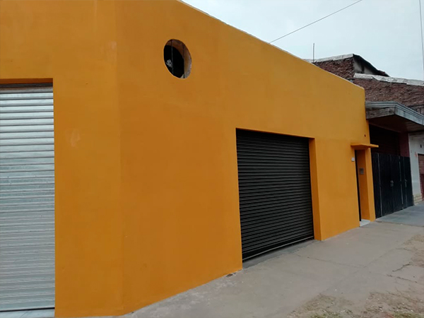 Excelente local 10 x 10 mts