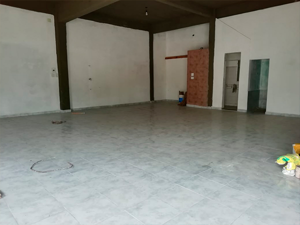 Excelente local 10 x 10 mts