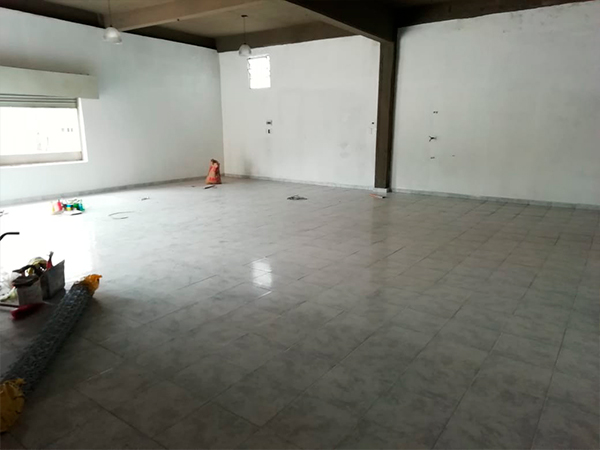 Excelente local 10 x 10 mts